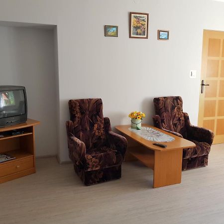 Ferienwohnung Jasmin Budry Exterior foto