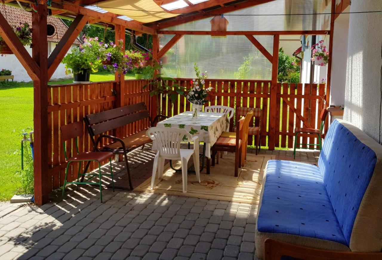 Ferienwohnung Jasmin Budry Exterior foto